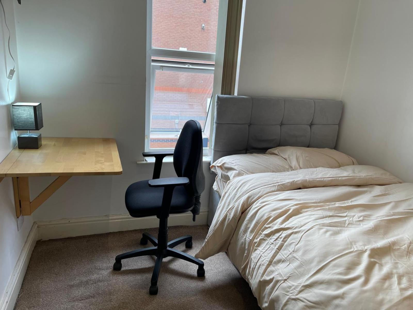 Town Centre, Very Convenient Newcastle-under-Lyme Ngoại thất bức ảnh