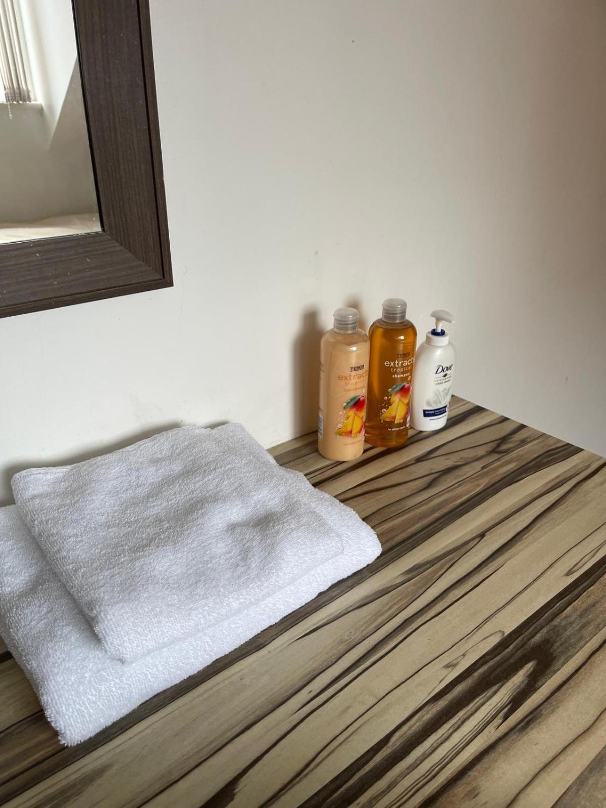 Town Centre, Very Convenient Newcastle-under-Lyme Ngoại thất bức ảnh
