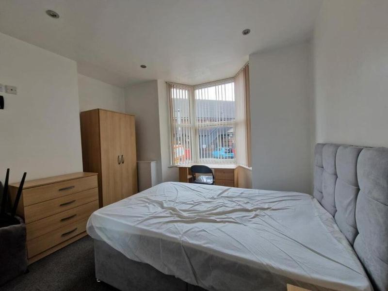 Town Centre, Very Convenient Newcastle-under-Lyme Ngoại thất bức ảnh