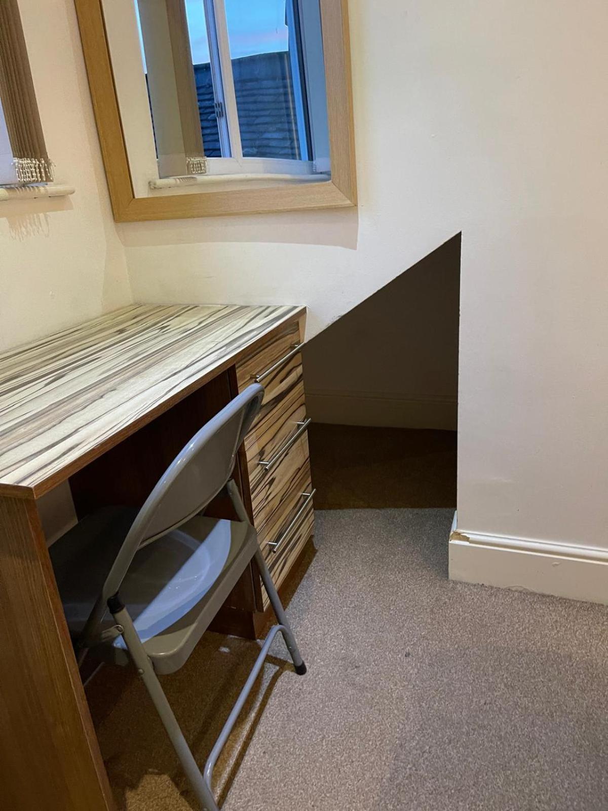 Town Centre, Very Convenient Newcastle-under-Lyme Ngoại thất bức ảnh