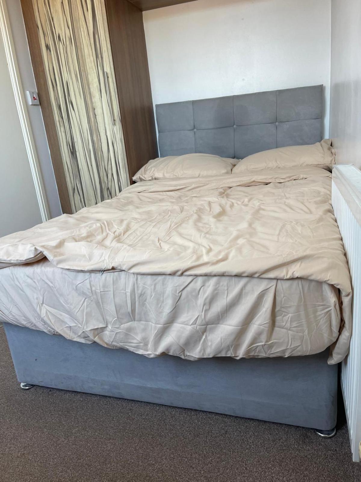 Town Centre, Very Convenient Newcastle-under-Lyme Ngoại thất bức ảnh