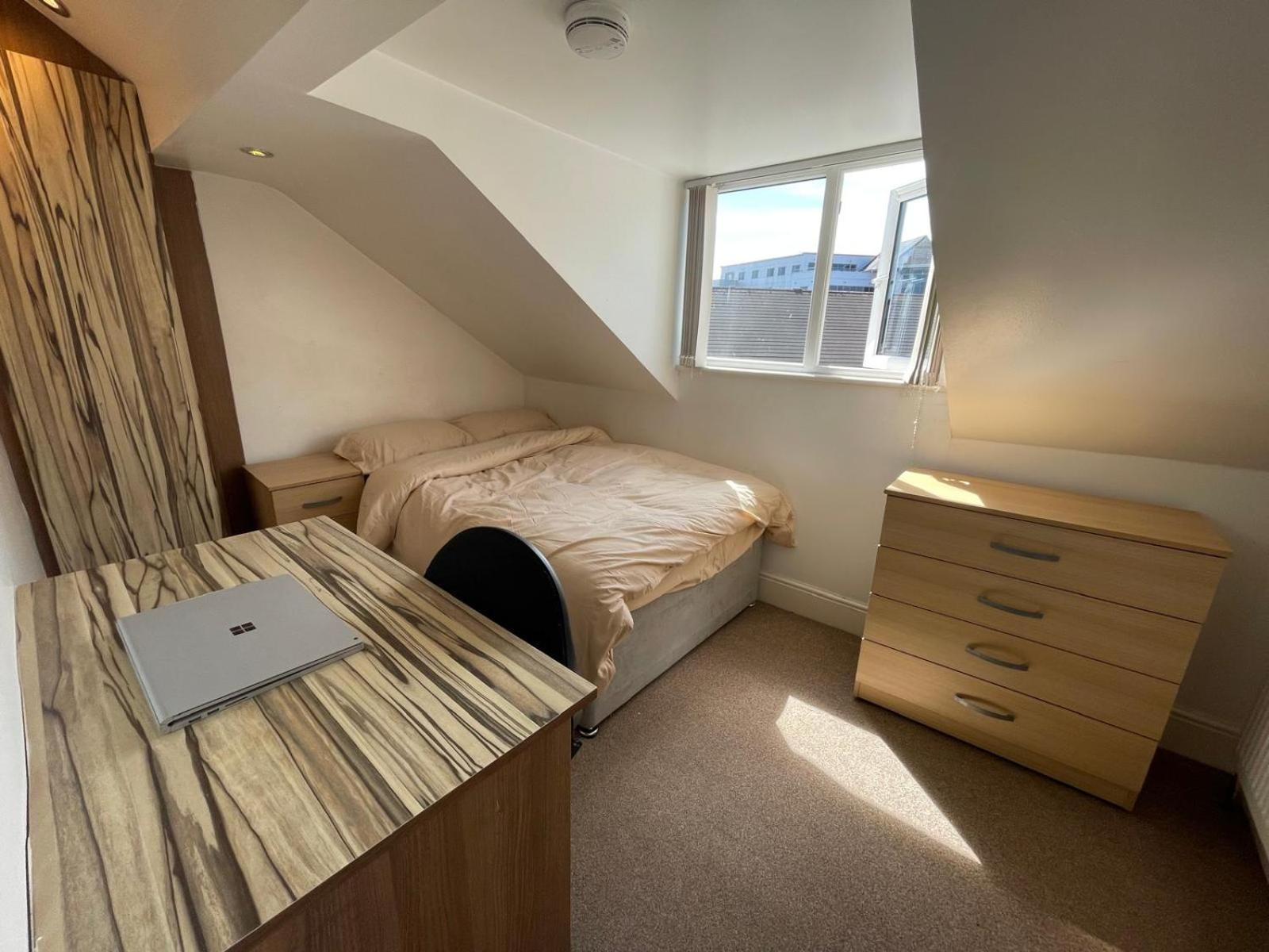 Town Centre, Very Convenient Newcastle-under-Lyme Ngoại thất bức ảnh