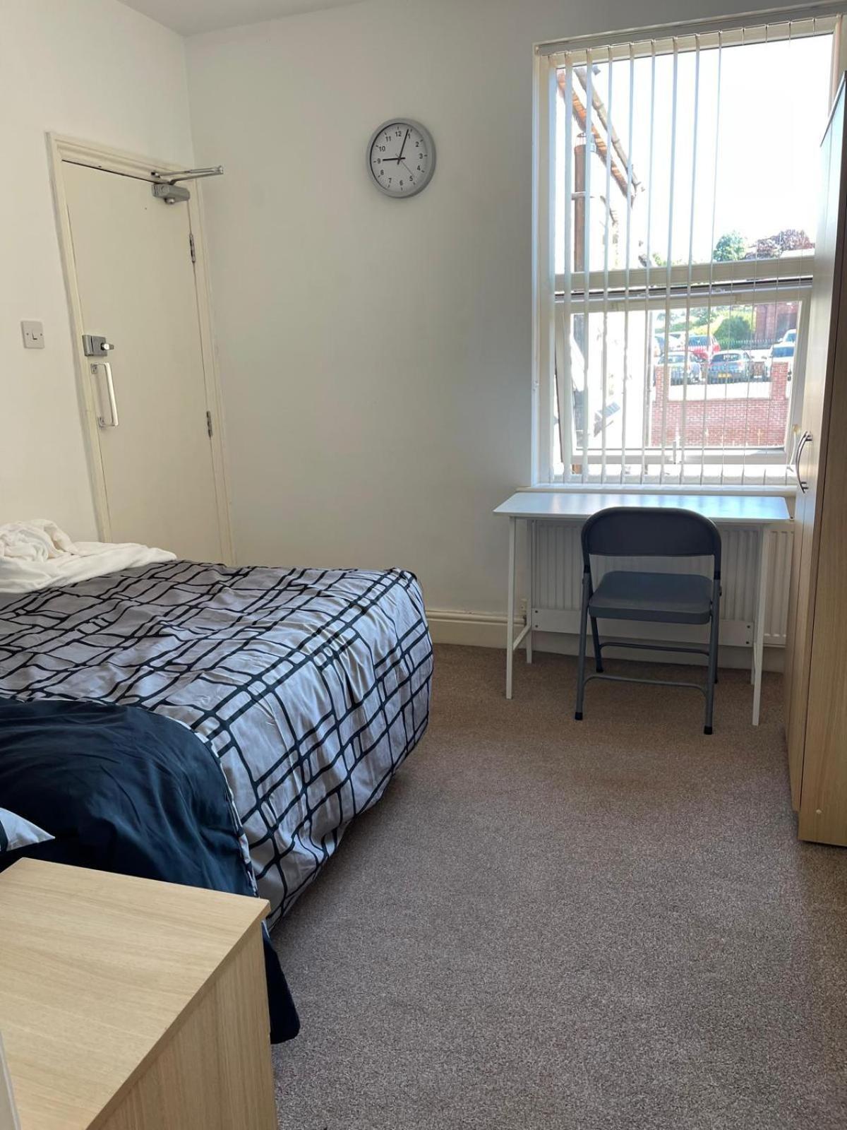 Town Centre, Very Convenient Newcastle-under-Lyme Ngoại thất bức ảnh