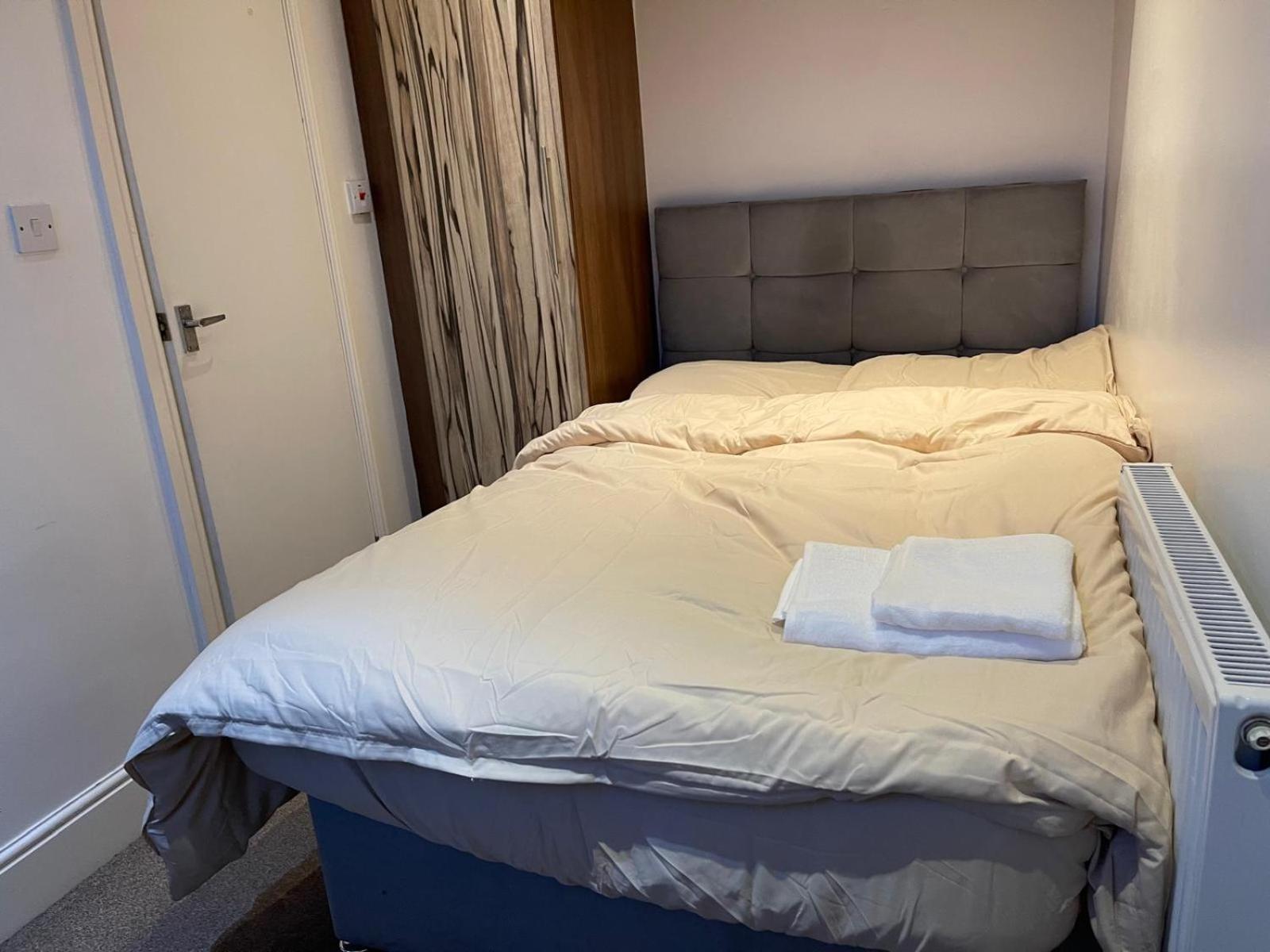 Town Centre, Very Convenient Newcastle-under-Lyme Ngoại thất bức ảnh