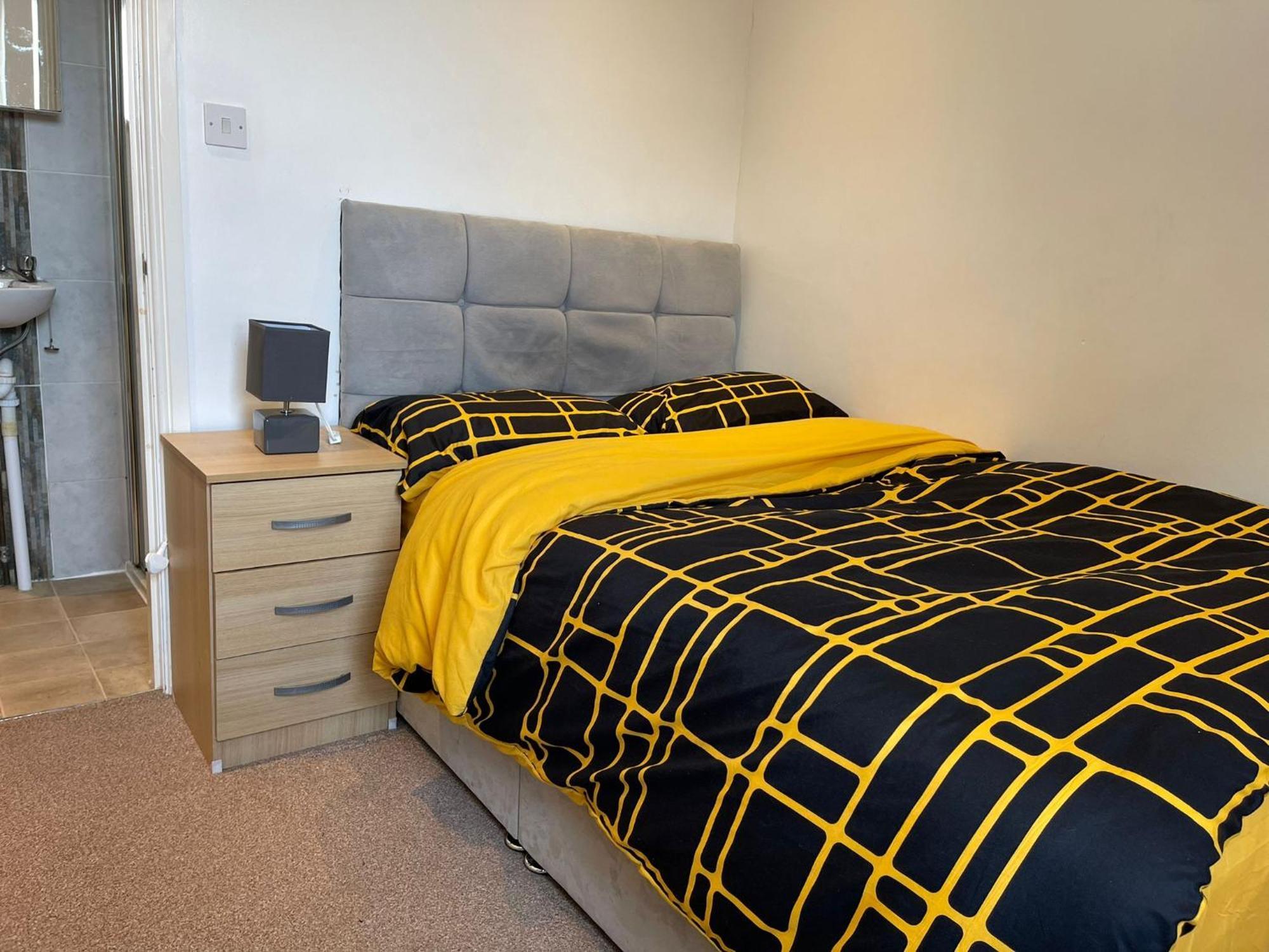 Town Centre, Very Convenient Newcastle-under-Lyme Ngoại thất bức ảnh